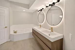 5430 Eagles Point Cir, Sarasota, FL 34231 - Photo 41