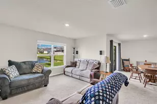 7774 Sail Clover Ln, Zephyrhills, FL 33540 - Photo 15