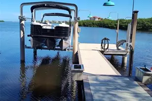 1626 Seabreeze Dr, Tarpon Springs, FL 34689 - Photo 7