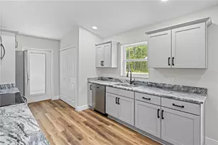 19267 Wildwood Dr, Brooksville, FL 34601 - Photo 9