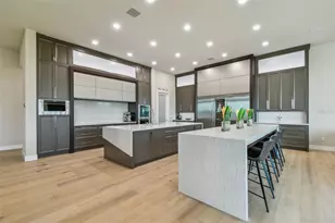 105 9th St E, Tierra Verde, FL 33715 - Photo 21