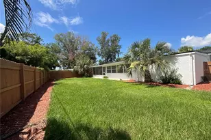 2837 Woodcrest Dr, Sarasota, FL 34239 - Photo 31