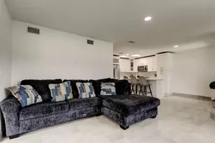 4727 Town N Country Blvd, Tampa, FL 33615 - Photo 7