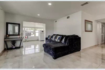 4727 Town N Country Boulevard, Tampa, FL 33615 - Photo 7