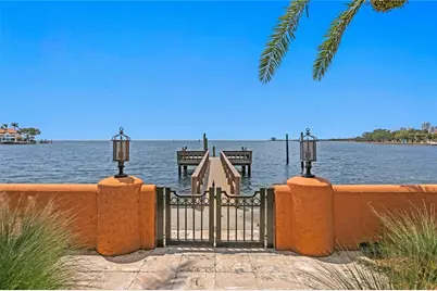 501 Brightwaters Boulevard NE, Saint Petersburg, FL 33704 - Photo 9