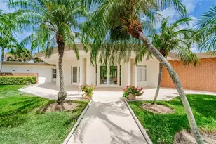 4580 Overlook Dr NE, Saint Petersburg, FL 33703 - Photo 7