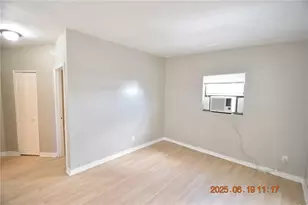 1909 13th Ave S, Saint Petersburg, FL 33712 - Photo 11