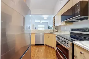 100 4th Ave S, Saint Petersburg, FL 33701 - Photo 17