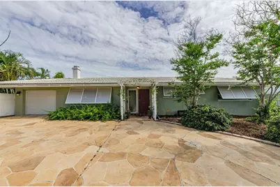 201 78th Avenue N, Saint Petersburg, FL 33702 - Photo 1