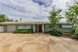 201 78th Ave N, Saint Petersburg, FL 33702 - Photo 3