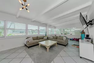 201 78th Ave N, Saint Petersburg, FL 33702 - Photo 13