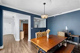 215 Central Ave, Saint Petersburg, FL 33701 - Photo 11