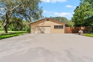 3011 Lake Ellen Dr, Tampa, FL 33618 - Photo 11