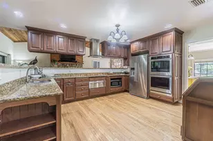 18110 30th St, Lutz, FL 33559 - Photo 9