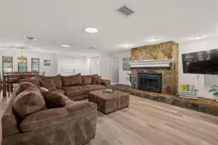 14030 79th Ave, Seminole, FL 33776 - Photo 9