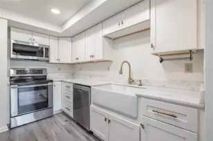 498 Lakeview Dr, Palm Harbor, FL 34683 - Photo 11