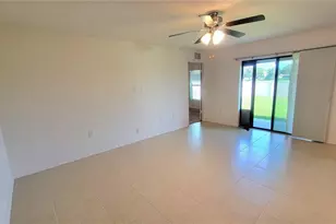 915 Culbreath Grn Ct, Ruskin, FL 33570 - Photo 7