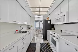 1540 Gulf Blvd, Clearwater Beach, FL 33767 - Photo 11