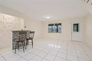 3368 Ramblewood Pl, Sarasota, FL 34237 - Photo 5