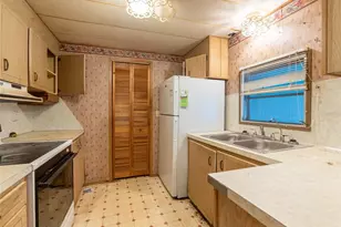 3753 Muller Dr, Zephyrhills, FL 33540 - Photo 7