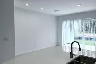 34142 Polacca Ln, Wesley Chapel, FL 33543 - Photo 3