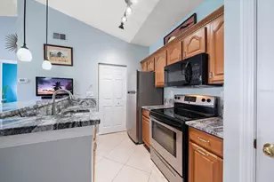 10764 70th Ave, Seminole, FL 33772 - Photo 11