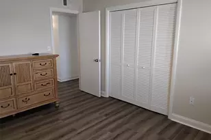 702 Cypress Pl, Sun City Center, FL 33573 - Photo 9