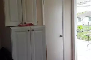 702 Cypress Pl, Sun City Center, FL 33573 - Photo 13