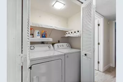 10182 Seminole Island Dr, Largo, FL 33773 - Photo 9