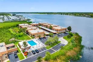 10182 Seminole Island Dr, Largo, FL 33773 - Photo 1