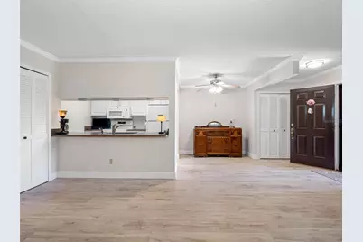 10182 Seminole Island Dr, Largo, FL 33773 - Photo 27