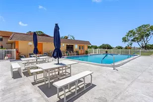 10182 Seminole Island Dr, Largo, FL 33773 - Photo 13