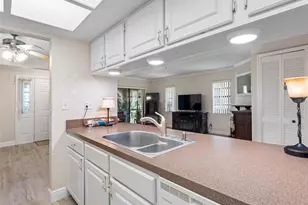 10182 Seminole Island Dr, Largo, FL 33773 - Photo 3