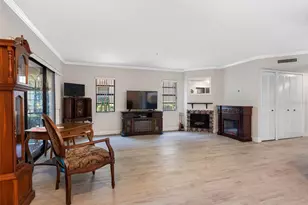 10182 Seminole Island Dr, Largo, FL 33773 - Photo 11