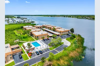 10182 Seminole Island Dr, Largo, FL 33773 - Photo 3