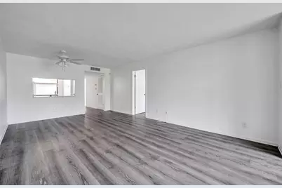 2049 Skimmer Court W #311, Clearwater, FL 33762 - Photo 9