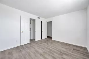 2049 Skimmer Ct W, Clearwater, FL 33762 - Photo 17