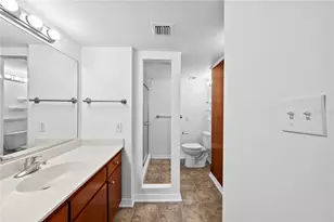 201 W Laurel St, Tampa, FL 33602 - Photo 15