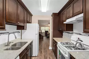 10033 64th Ave N, Saint Petersburg, FL 33708 - Photo 11