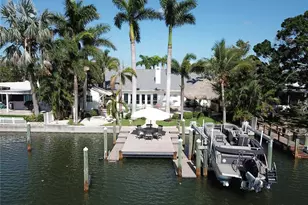 1837 Venetian Point Dr, Clearwater, FL 33755 - Photo 9