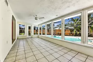 4735 Baywood Point Dr S, Gulfport, FL 33711 - Photo 15