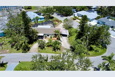 4735 Baywood Point Drive S, Gulfport, FL 33711 - Photo 5