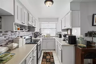 7608 Pasa Dobles Ct, Tampa, FL 33615 - Photo 7