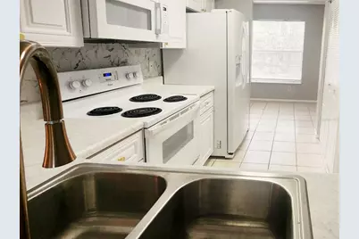 7148 E Bank Drive, Tampa, FL 33617 - Photo 5