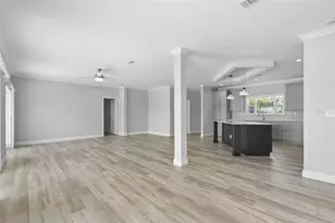 6924 Americana Dr NE, Saint Petersburg, FL 33702 - Photo 7