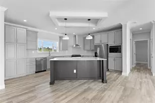 6924 Americana Dr NE, Saint Petersburg, FL 33702 - Photo 21