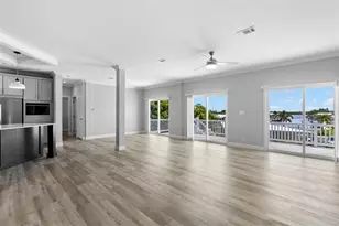 6924 Americana Dr NE, Saint Petersburg, FL 33702 - Photo 11