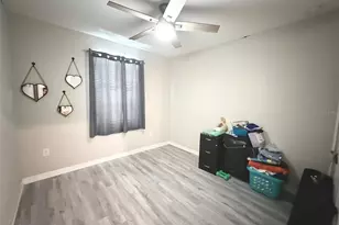 10221 Carloway Hills Dr, Wimauma, FL 33598 - Photo 11