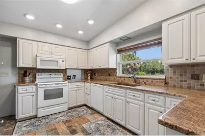 2110 Fairway Avenue S, Saint Petersburg, FL 33712 - Photo 13