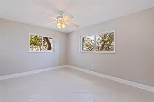 11055 7th St E, Treasure Island, FL 33706 - Photo 21